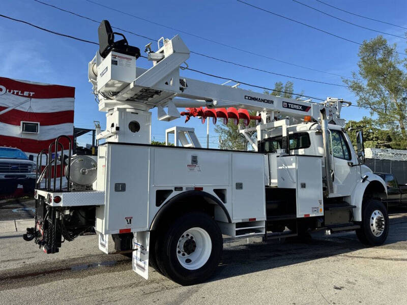 2017 Freightliner M2 106