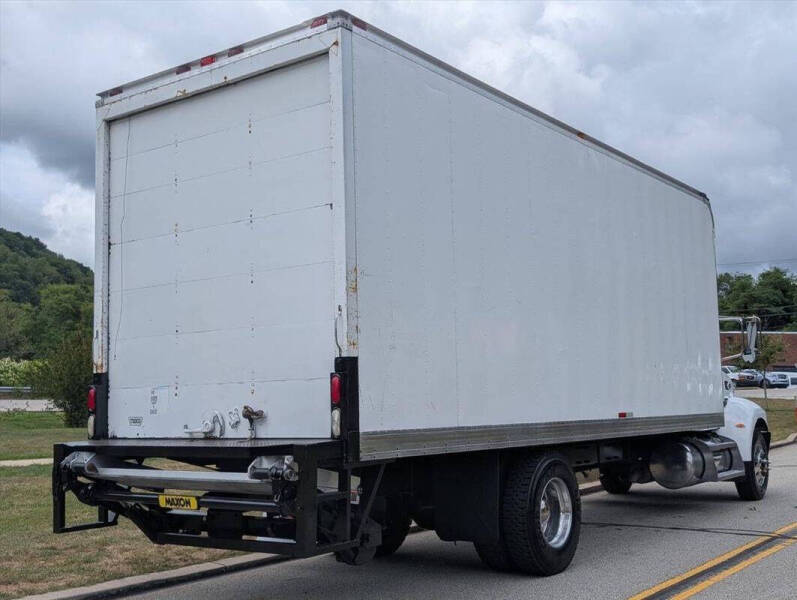 2007 Peterbilt 335