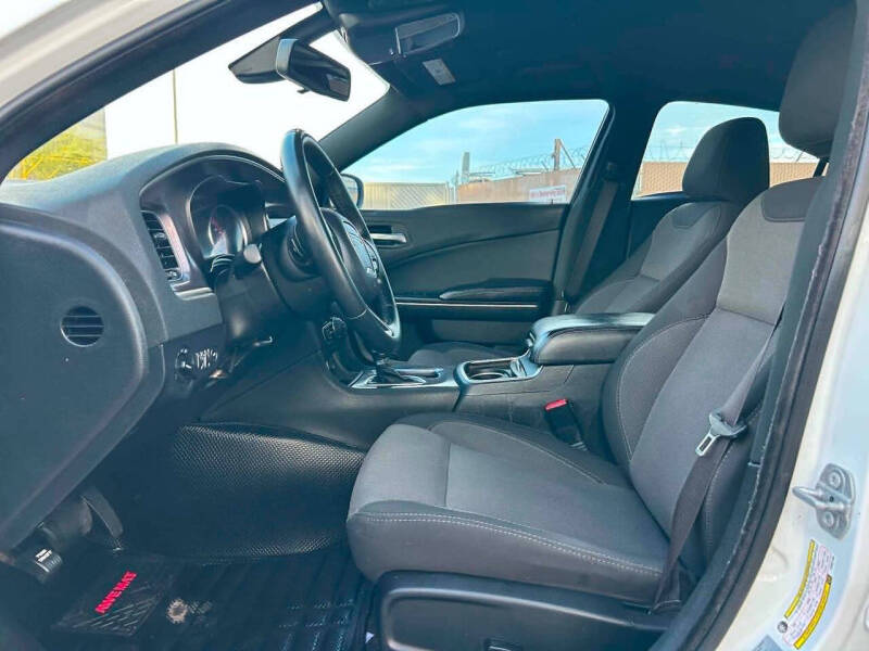 2017 Dodge Charger SE