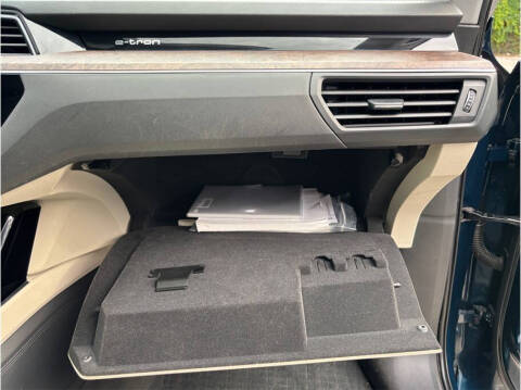 2019 Audi e-tron quattro Prestige