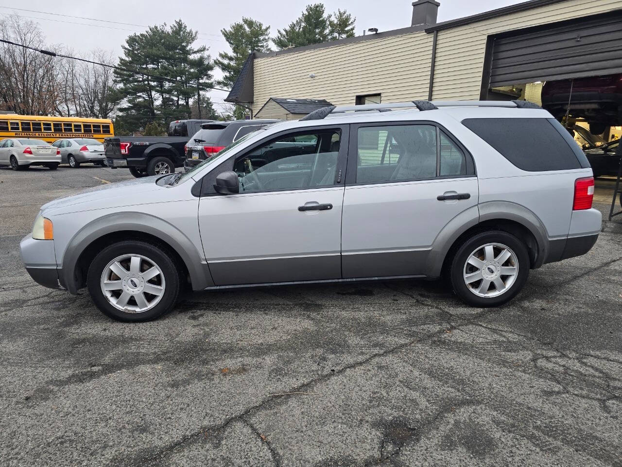 2005 Ford Freestyle for sale at QUEENSGATE AUTO SALES in York, PA