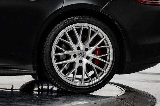 2018 Porsche Panamera Turbo Sport Turismo