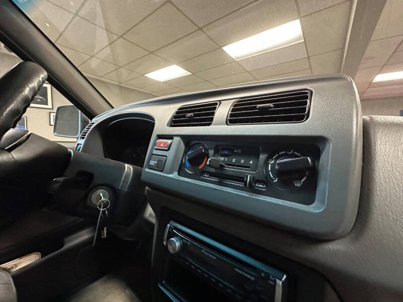 1998 Nissan Frontier XE