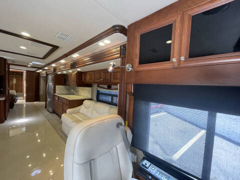 2013 Freightliner XCM Chassis