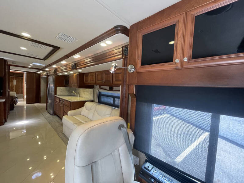 2013 Freightliner XCM Chassis