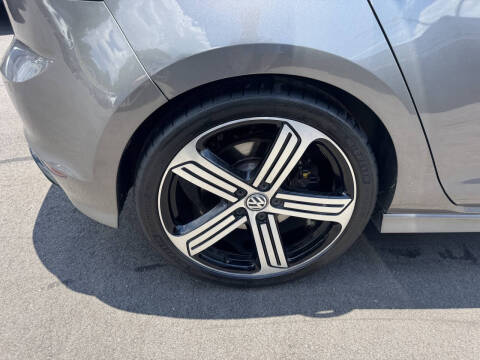 2017 Volkswagen Golf R 4Motion