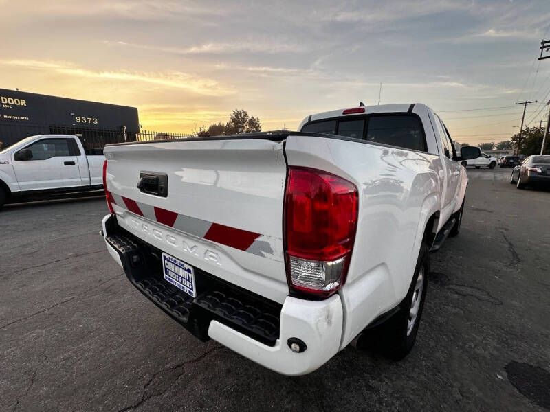 2017 Toyota Tacoma SR