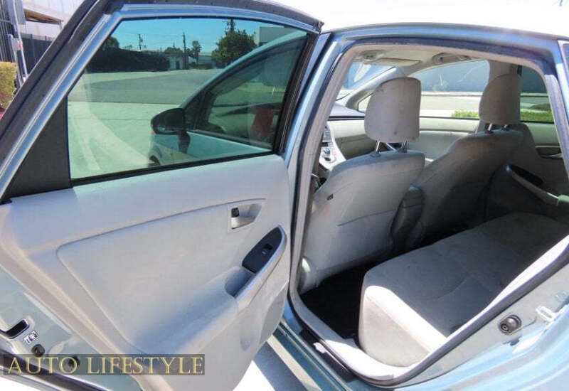 2014 Toyota Prius Two