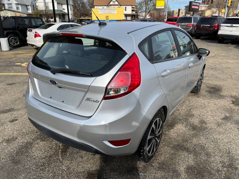 2018 Ford Fiesta SE photo 5