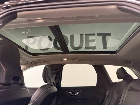 2024 Volvo XC60 B5 Core Dark Theme