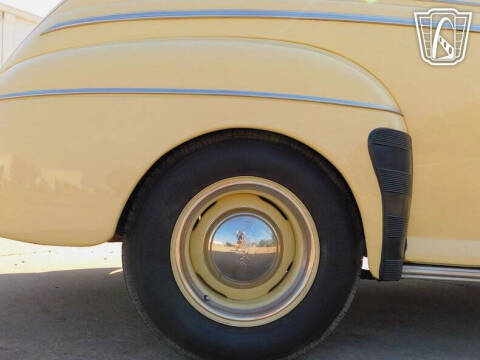 1942 Ford Super Deluxe