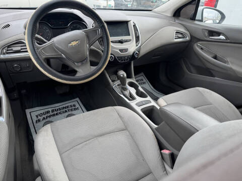 2018 Chevrolet Cruze LS Auto