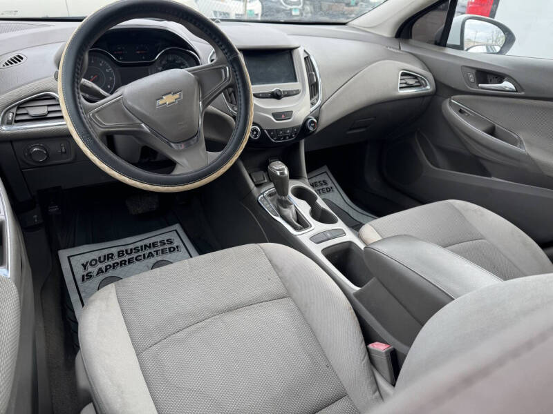 2018 Chevrolet Cruze LS Auto