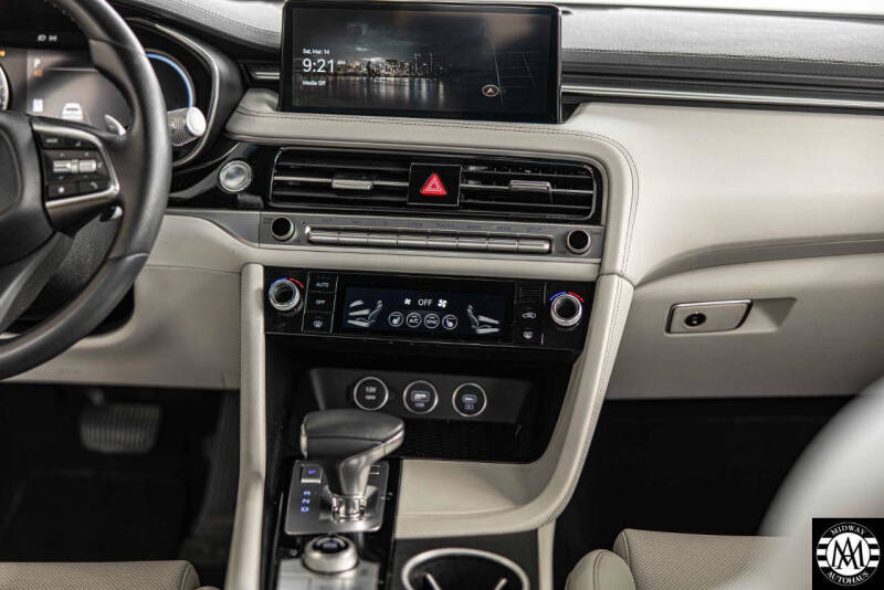 2025 Genesis G70