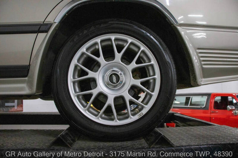 1986 Mercedes-Benz 230E