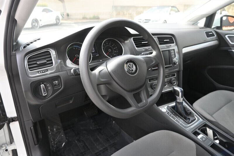 2016 Volkswagen e-Golf SE