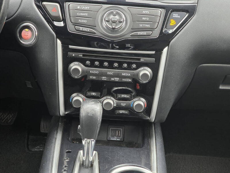 2019 Nissan Pathfinder SV