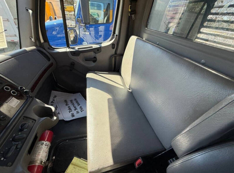 2020 Freightliner M2 106