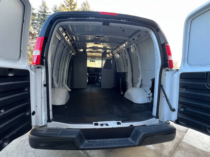 2025 Chevrolet Express 2500