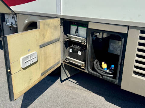 2002 Freightliner XCS Chassis