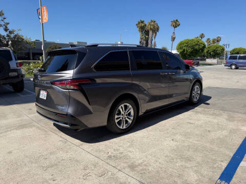 2024 Toyota Sienna Platinum 7-Passenger