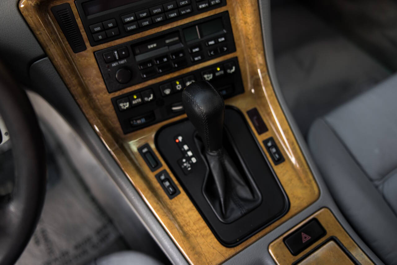 1997 BMW 8 Series 26