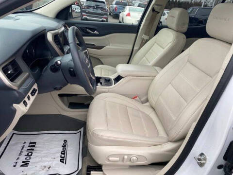 2023 GMC Acadia Denali