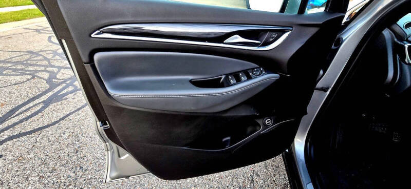 2024 Buick Enclave Essence