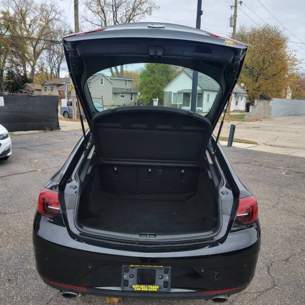 2019 Buick Regal Sportback Essence