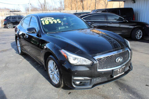 2016 Infiniti Q70 for sale at Zor Ros Motors Inc. in Melrose Park IL