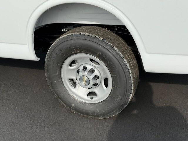 2025 Chevrolet Express 3500