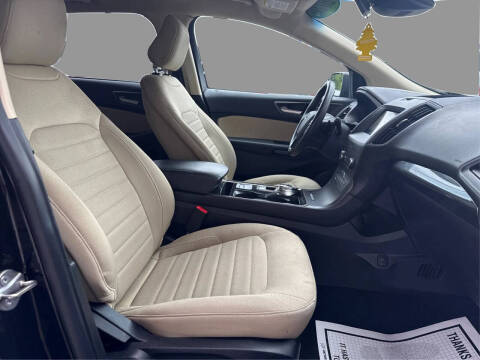 2020 Ford Edge SE