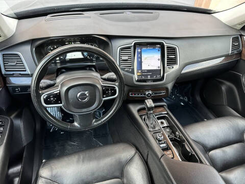 2019 Volvo XC90 T6 Momentum