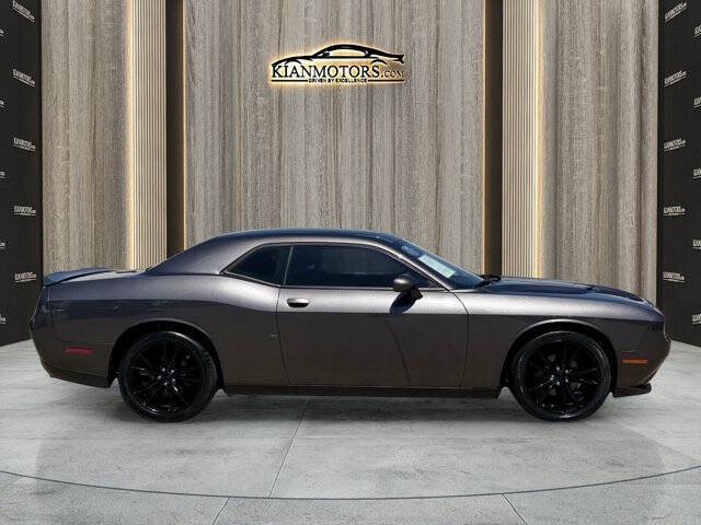 2016 Dodge Challenger SXT