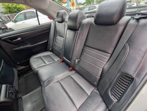 2017 Toyota Camry Hybrid XLE