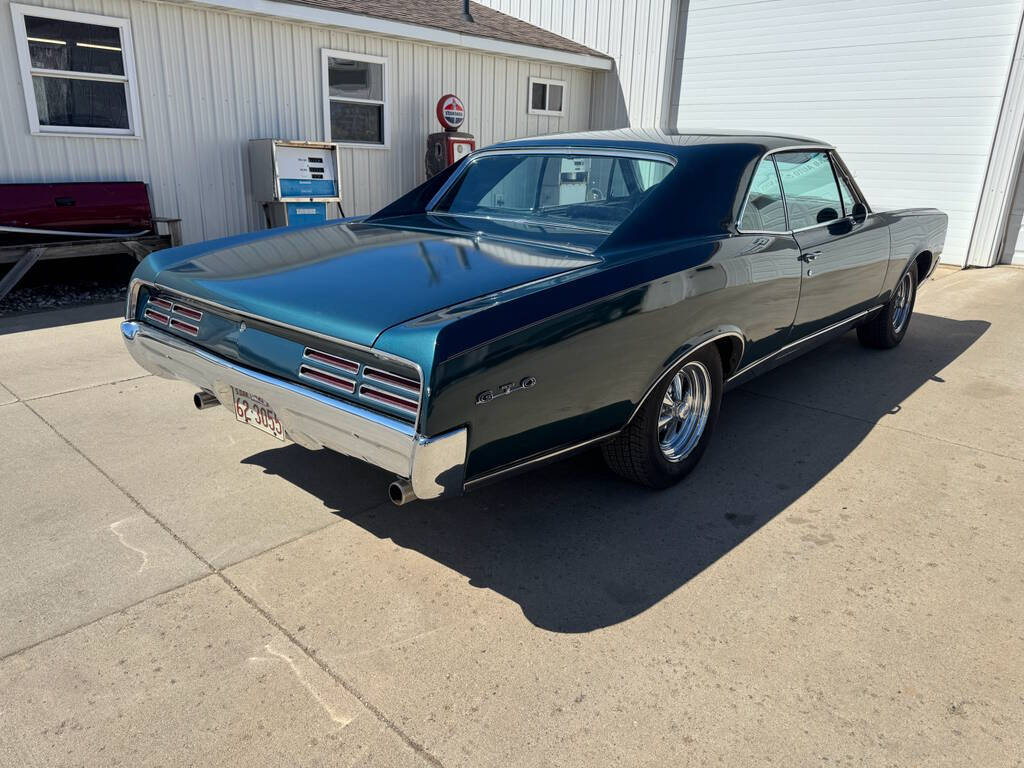 1967 Pontiac GTO 14