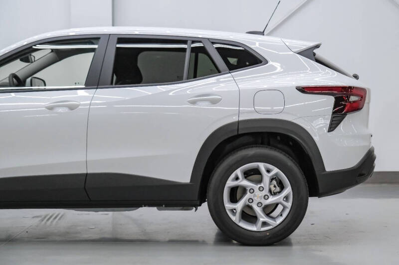 2025 Chevrolet Trax LS