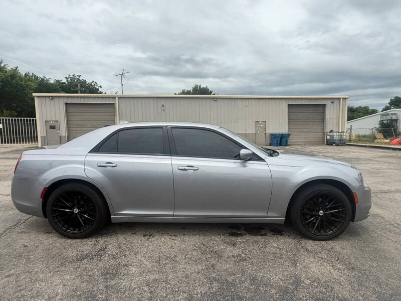 2016 Chrysler 300