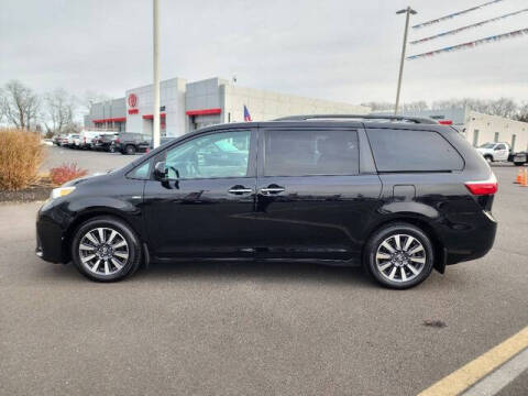 2018 Toyota Sienna XLE Premium 7-Passenger