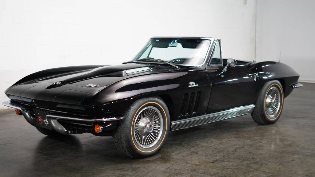 1966 Chevrolet Corvette 1