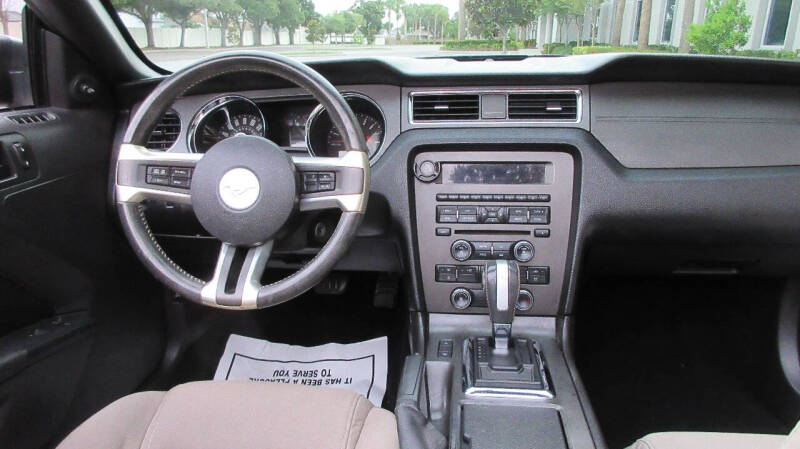 2014 Ford Mustang V6