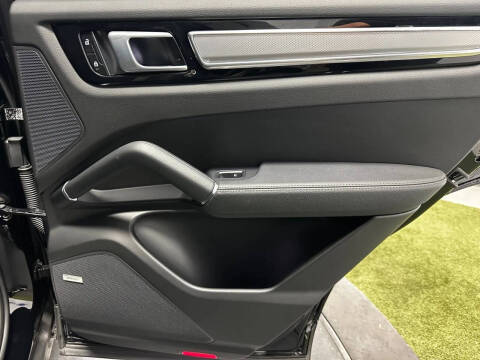 2023 Porsche Cayenne