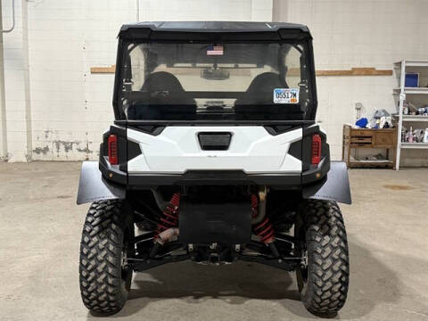 2017 Polaris GENERAL 10