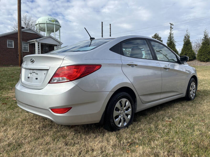 2017 Hyundai Accent SE