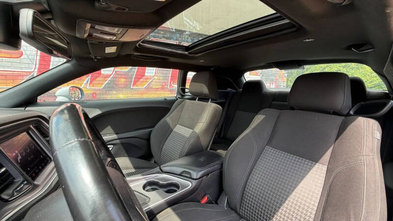 2021 Dodge Challenger SXT