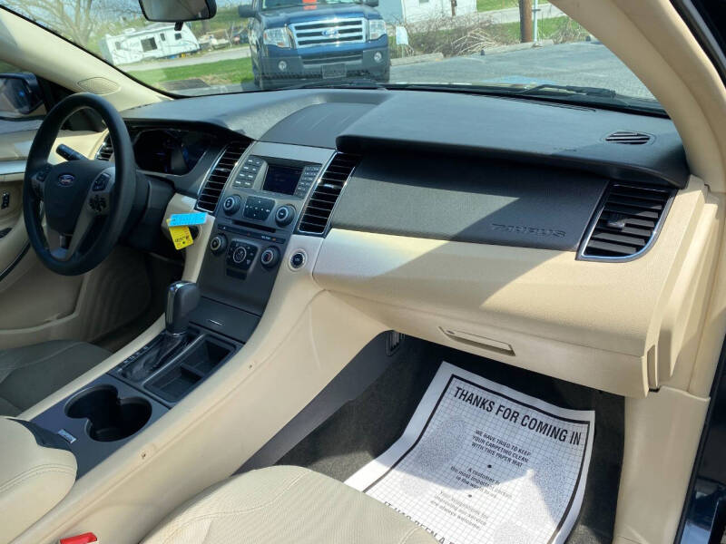 2015 Ford Taurus SE