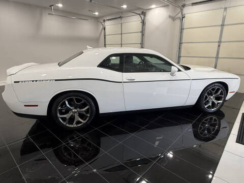 2015 Dodge Challenger SXT Plus