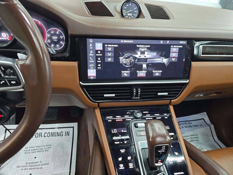 2019 Porsche Cayenne E-Hybrid