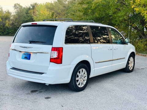 2016 Chrysler Town and Country Touring