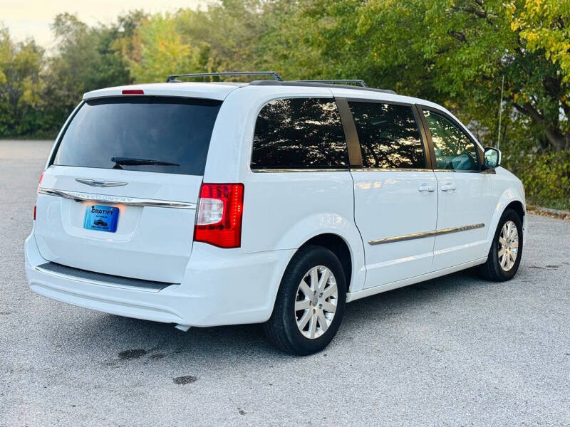 2016 Chrysler Town and Country Touring